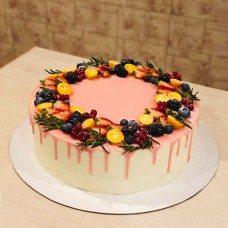 Торт с ягодами в глазури