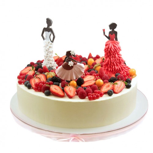 Торт с женскими силуэтами и ягодами