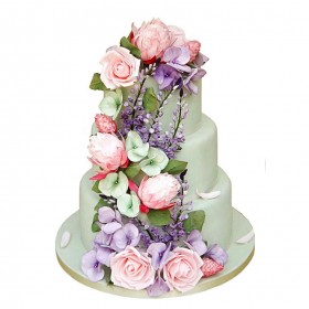 Свадебный многоярусный торт с цветам