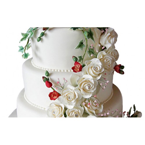 Свадебный трехъярусный торт с розами 