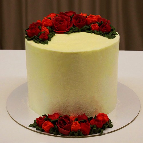 Торт кремовыми цветами без мастики