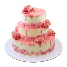 Розовый свадебный торт в три яруса