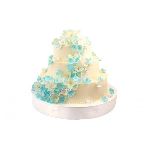 Кремовый свадебный торт с цветами гортензии
