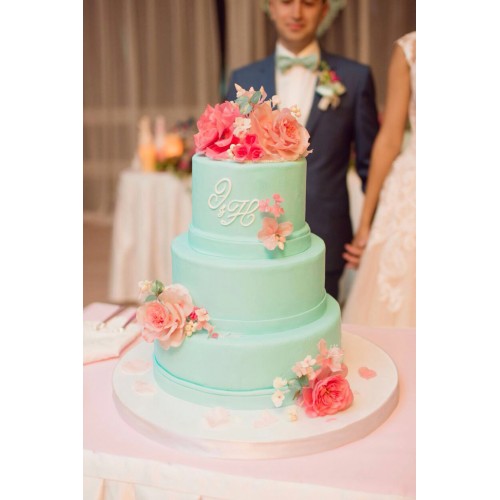 Свадебный торт голубой с цветами