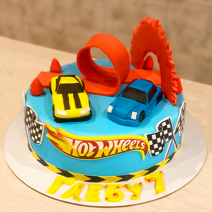 Детский торт Hot Wheels с фотопечатью